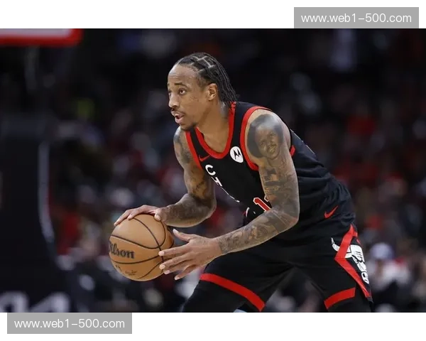 公牛险胜步行者 德罗赞关键中投延续球队季后赛希望 公牛险胜步行者 德罗赞关键中投延续球队季后赛希望